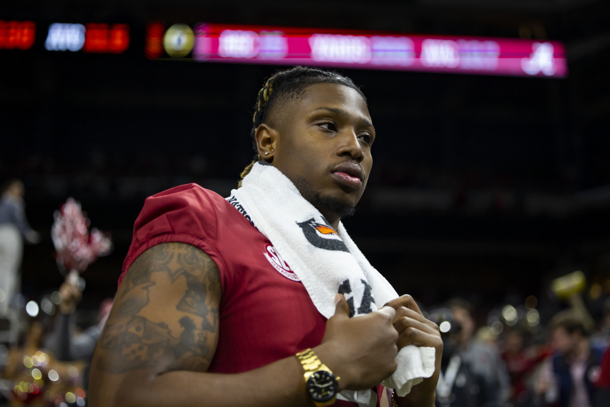 Alabama Crimson Tide linebacker Christopher Allen (4) against the Georgia Bulldogs in the 2022 CFP college football national championship game at Lucas Oil Stadium.