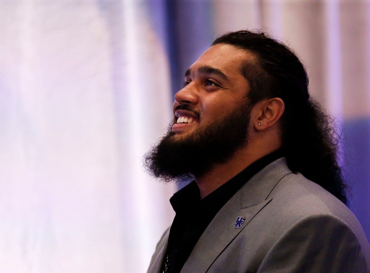 Kentucky tackle Darian Kinnard smiles