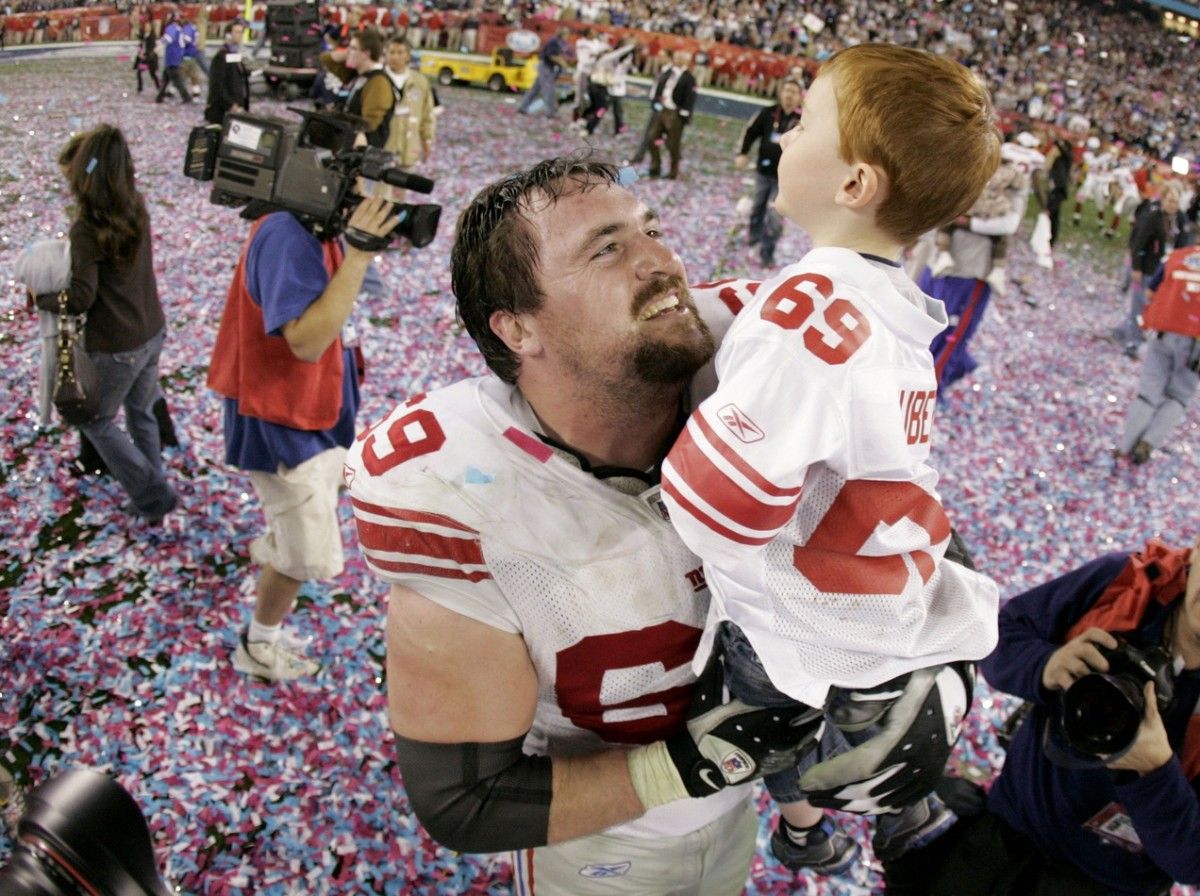 Super Bowl winner Rich Seubert coaches offensive linemen at TEST Academy