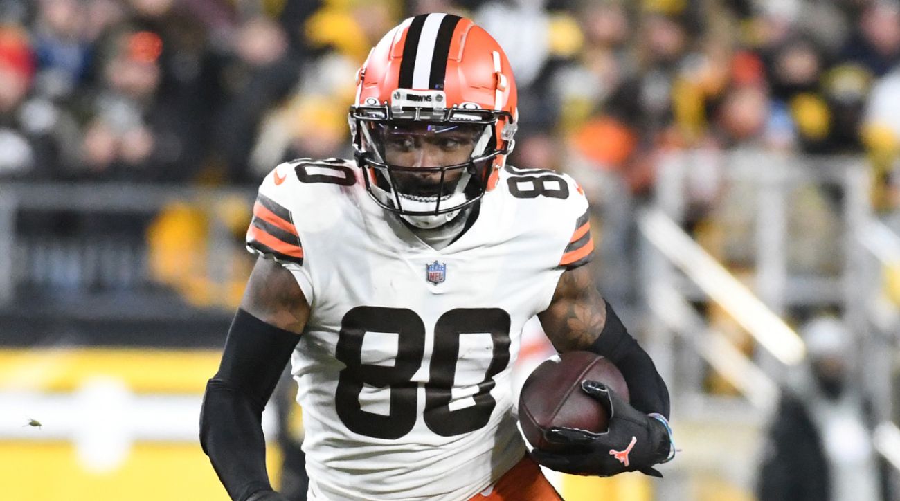 Jarvis Landry Confirms He's Signing With Saints - Sports Illustrated - Vimarsana News