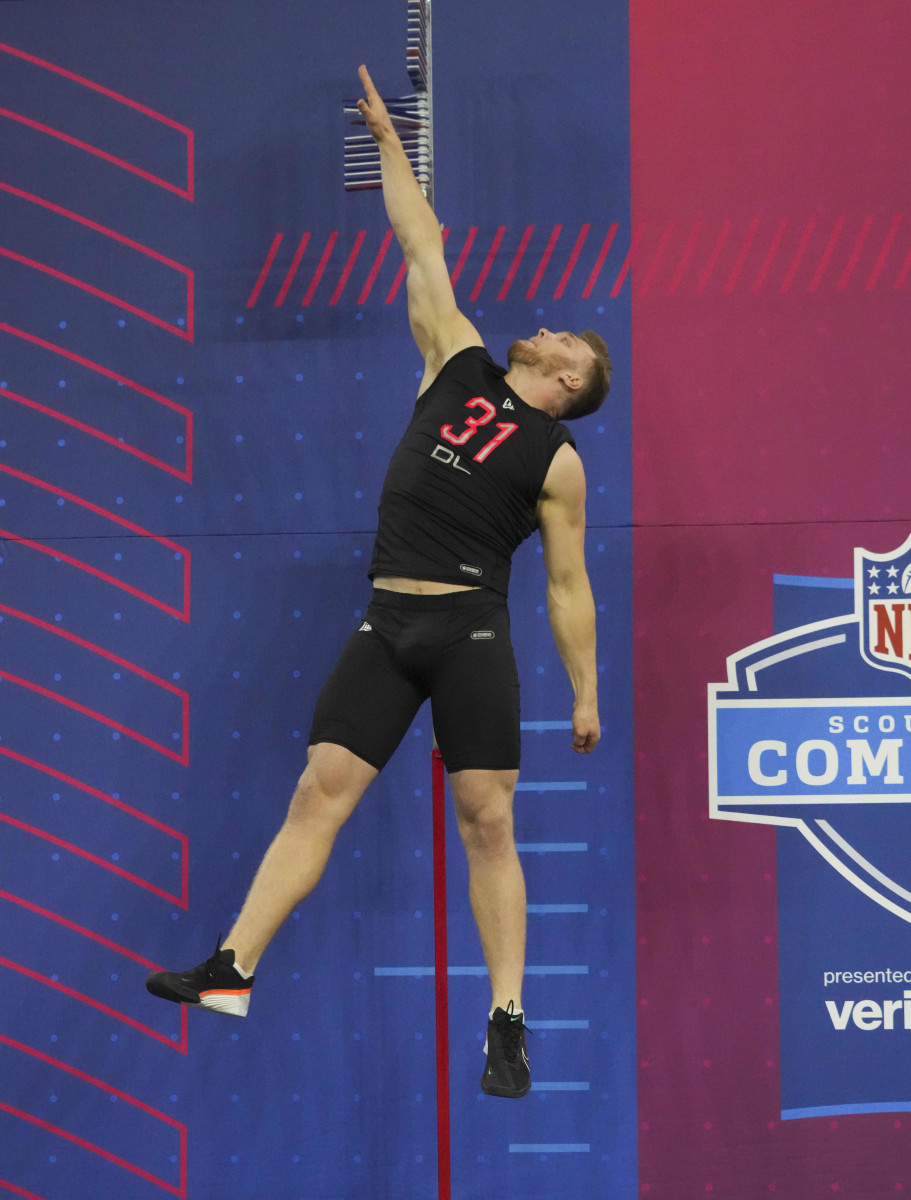 Hutchinson's impressive combine performance included a 36-inch vertical leap, third-best among defensive linemen.