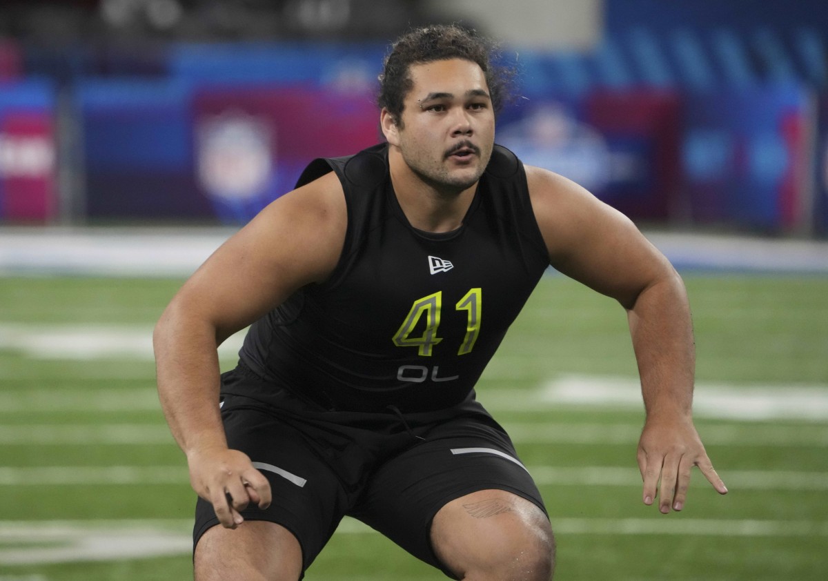 Mar 4, 2022; Indianapolis, IN, USA; UCLA offensive lineman Sean Rhyan (OL41) goes through drills during the 2022 NFL Scouting Combine at Lucas Oil Stadium.
