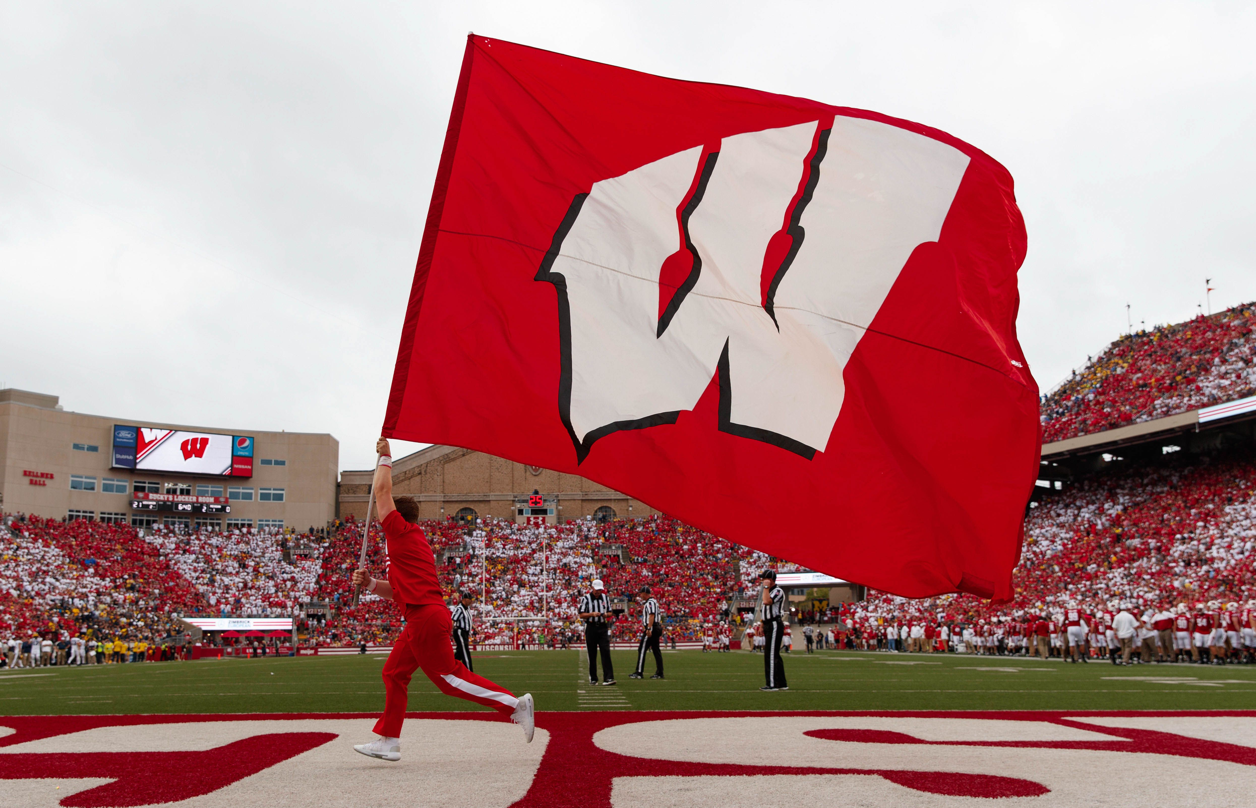 Wisconsin football official visit preview: Georgia cornerback Quentin Ajiero - Vimarsana News