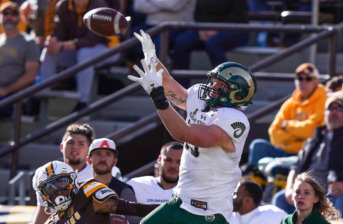 Colorado State tight end Trey McBride (85) makes a catch against Wyoming. Mandatory Credit: Troy Babbitt-USA TODAY Sports