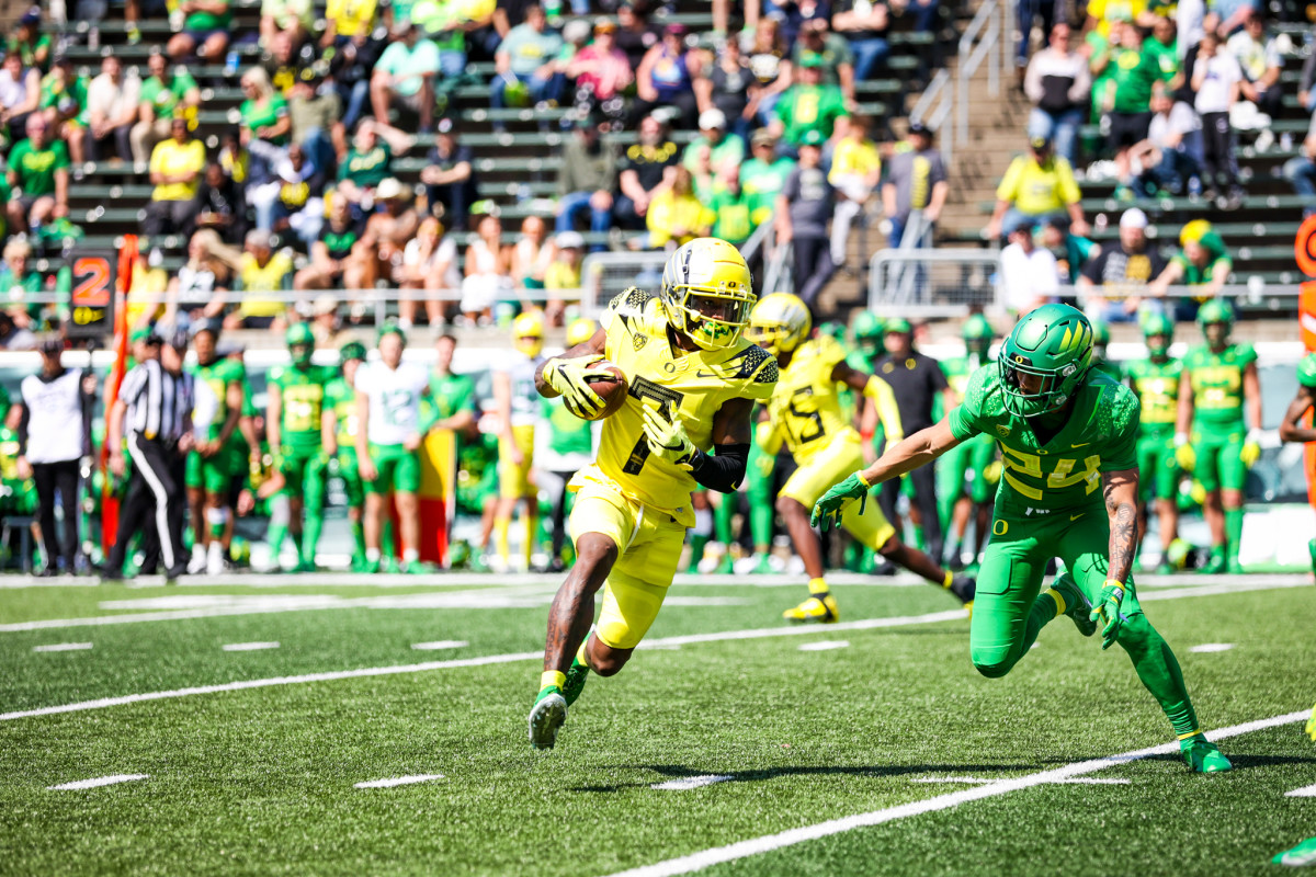 After switching positions, McGee is bringing his electric speed and elusiveness to the receiving corps for the Ducks.