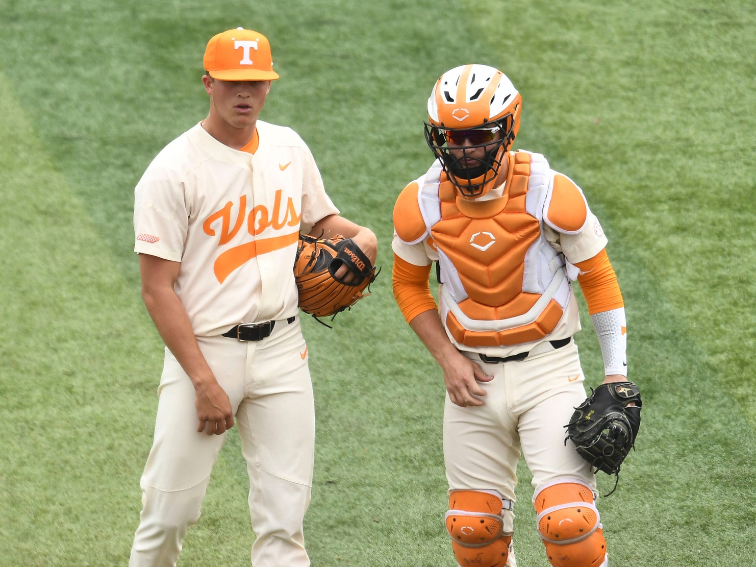 Updates, Score, Game Notes: No. 1 Tennessee vs. Florida Series Finale