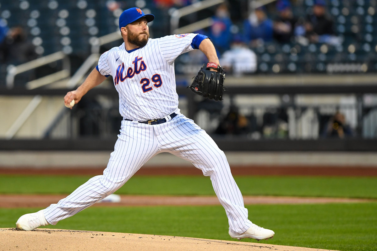 The Mets have brought back right-handed pitcher Tommy Hunter on a minor-league deal.