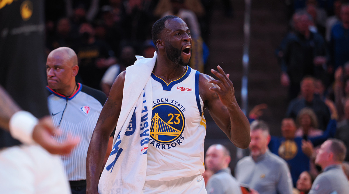 Draymond Green playing for the Warriors.