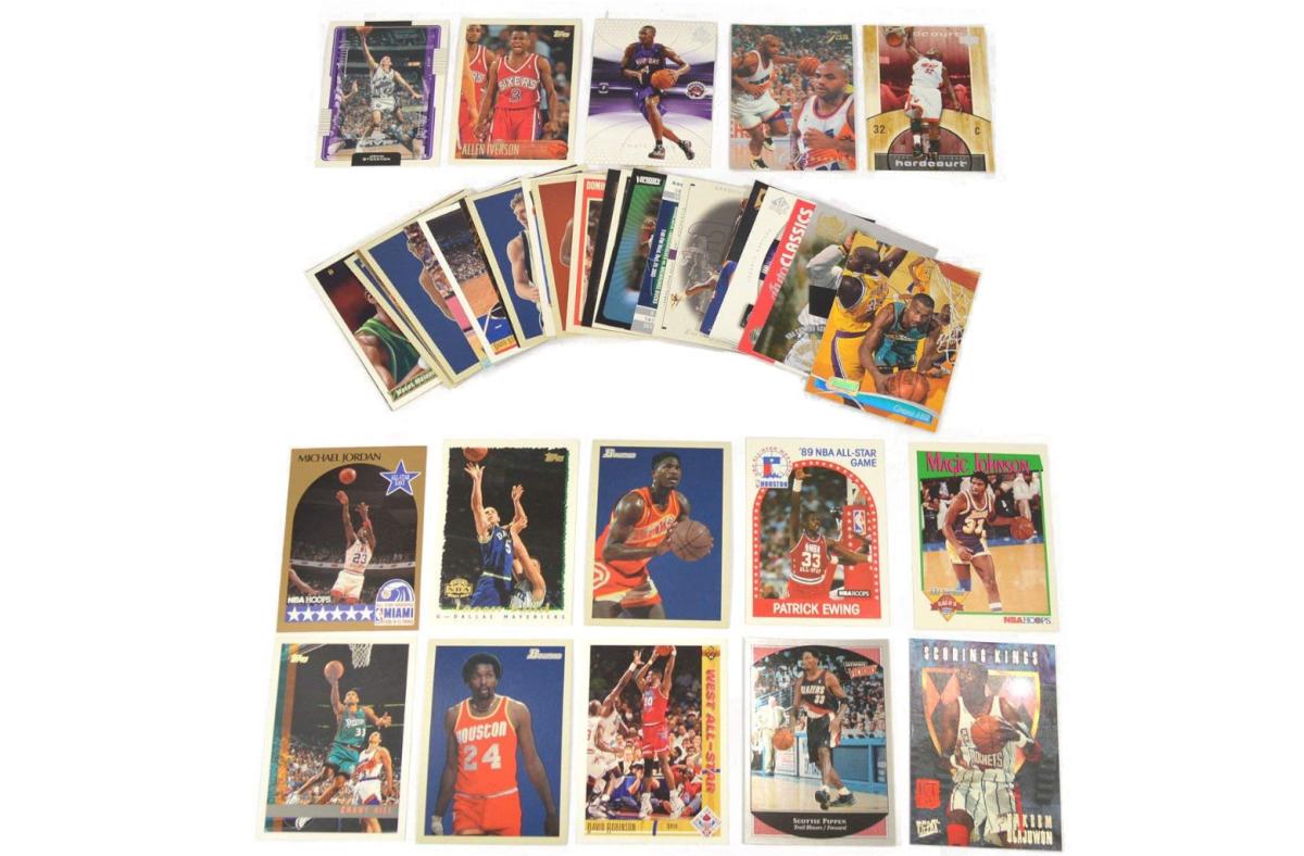 40 Basketball Hall-of-Fame Card Collection