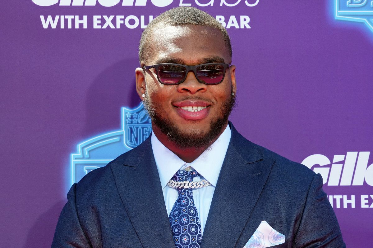 Alabama offensive tackle Evan Neal on the red carpet at the Fountains of Bellagio before the first round of the 2022 NFL Draft.