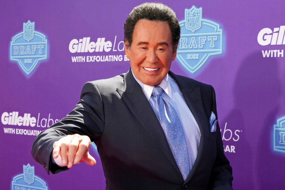 Entertainer Wayne Newton on the red carpet at the Fountains of Bellagio before the first round of the 2022 NFL Draft.