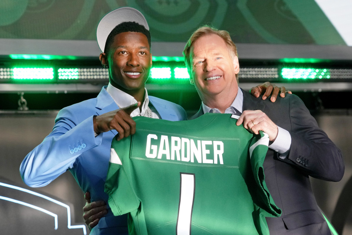 Apr 28, 2022; Las Vegas, NV, USA; Cincinnati cornerback Ahmad 'Sauce' Gardner with NFL commissioner Roger Goodell after being selected as the fourth overall pick to the New York Jets during the first round of the 2022 NFL Draft at the NFL Draft Theater. Mandatory Credit: Kirby Lee-USA TODAY Sports