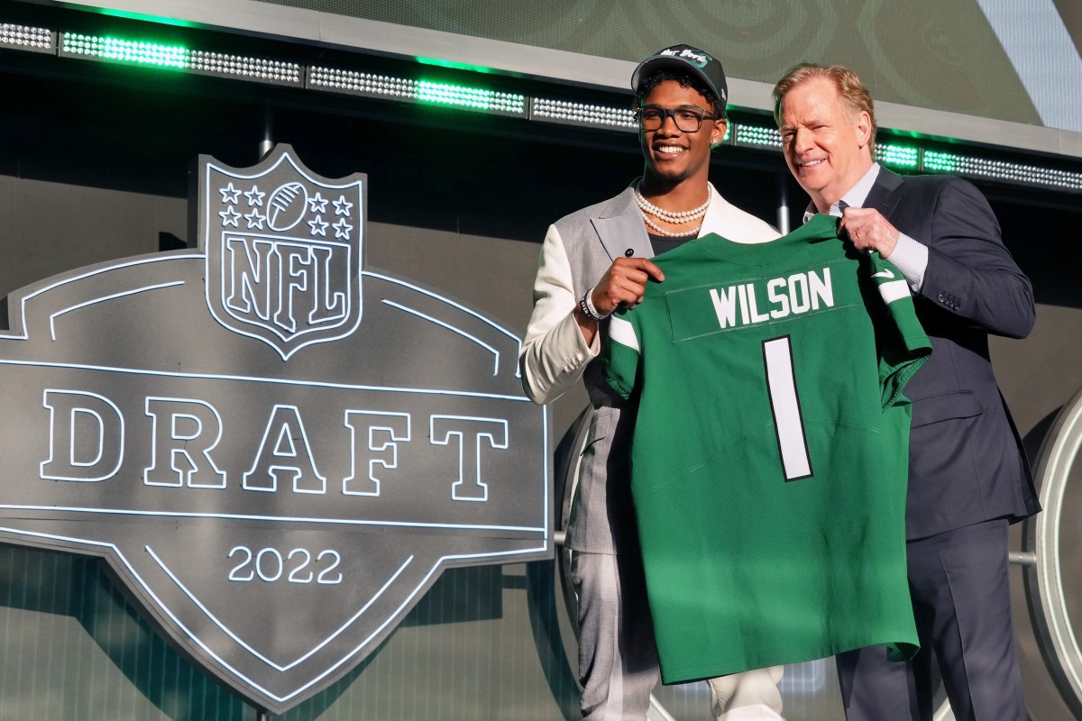 New York Jets WR Garrett Wilson celebrates NFL draft with Roger Goodell