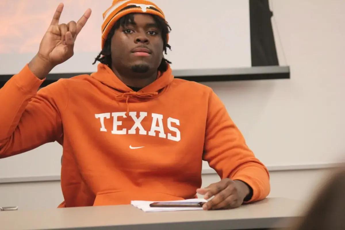 Texas WR Transfer Joshua Moore No Longer to Play for SMU Sports