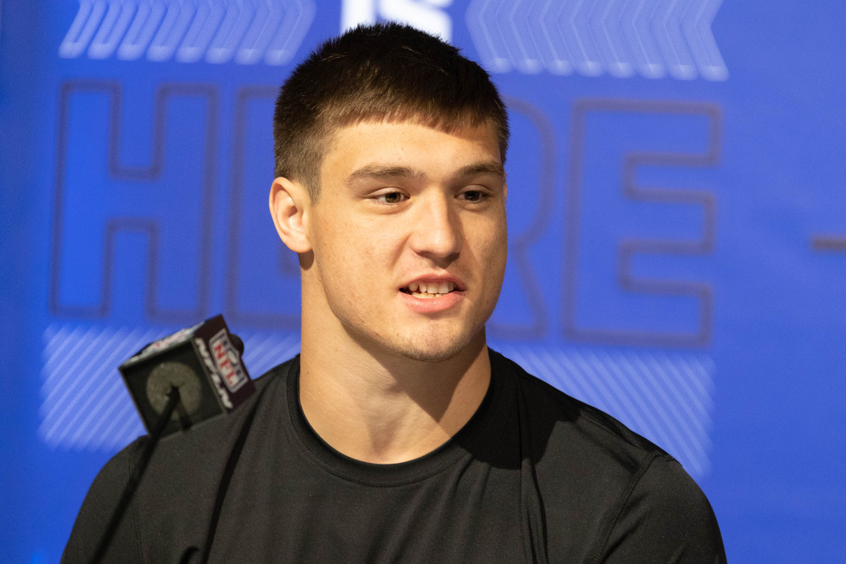Mar 4, 2022; Indianapolis, IN, USA; Wisconsin linebacker Leo Chenal (LB09) talks to the media during the 2022 NFL Combine. Mandatory Credit: Trevor Ruszkowski-USA TODAY Sports