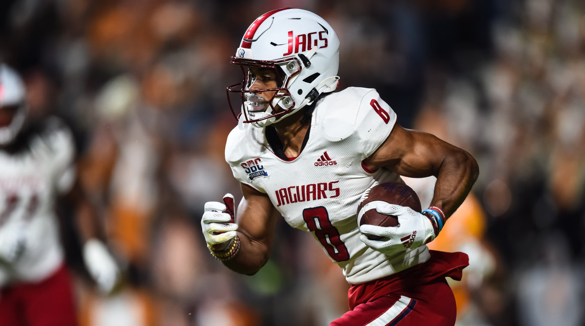 South Alabama Jaguars wide receiver Jalen Tolbert (8) runs the ball against the Tennessee Volunteers during the first half at Neyland Stadium