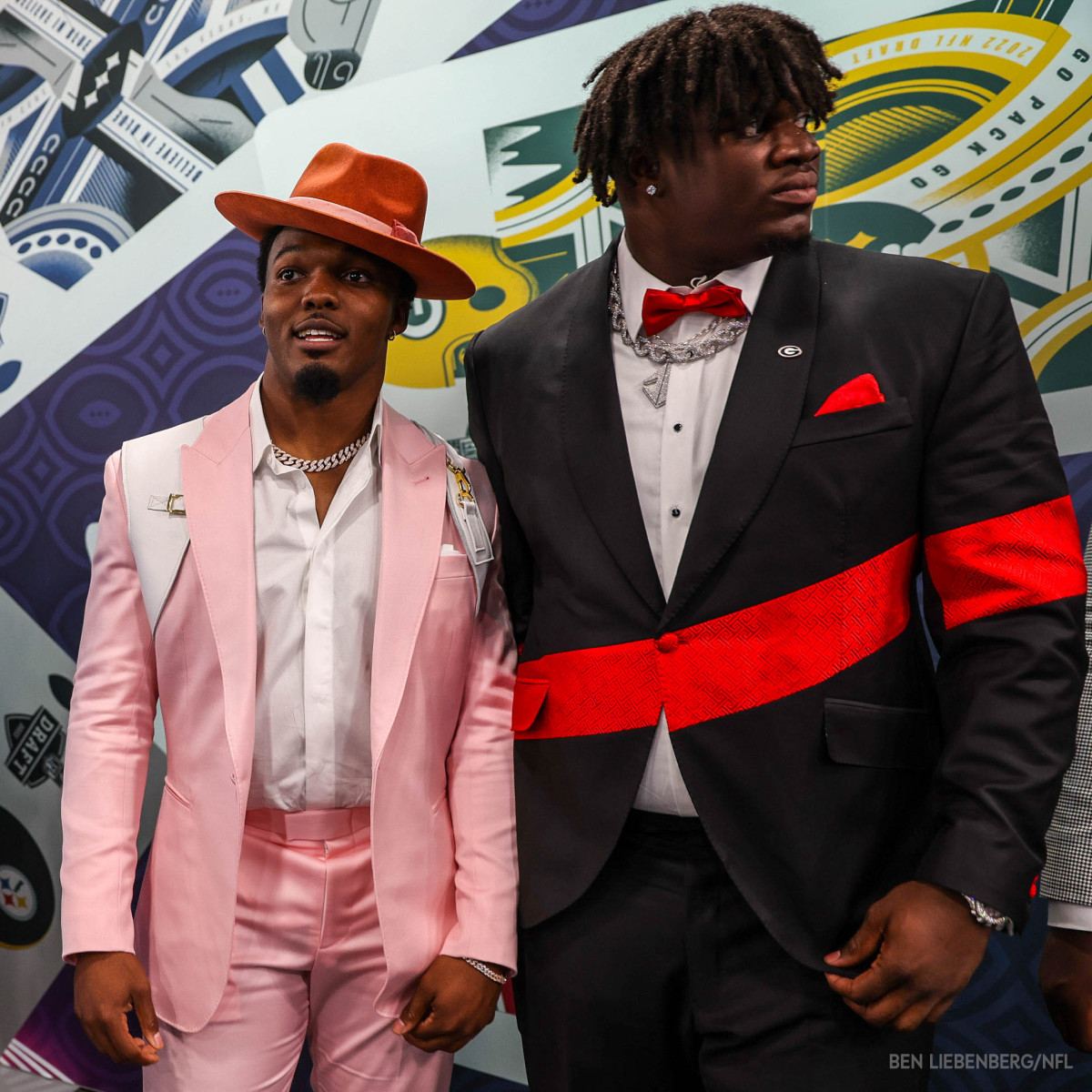 Nakobe Dean Signs, Continues Setting High Bar for Youth in Horn Lake