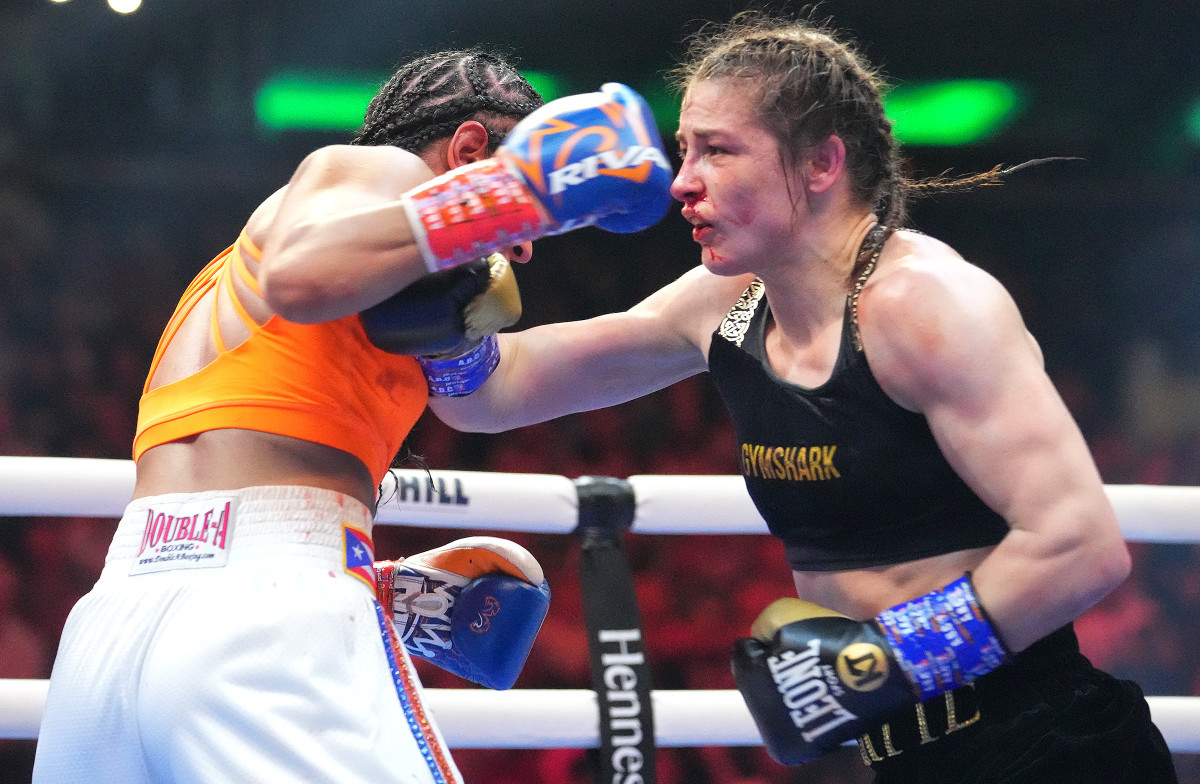 After losing some steam in the fourth and fifth rounds, Katie Taylor (right) rebounded to beat Amanda Serrano in a split decision.