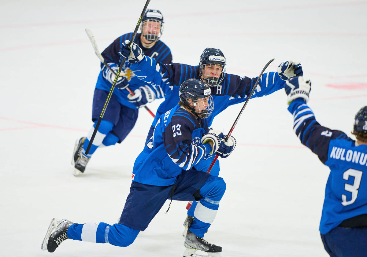Latvija pret Somiju tiešraide 2024. gada IIHF Pasaules junioru čempionāts — kā skatīties un straumēt virslīgu un koledžu sporta spēles