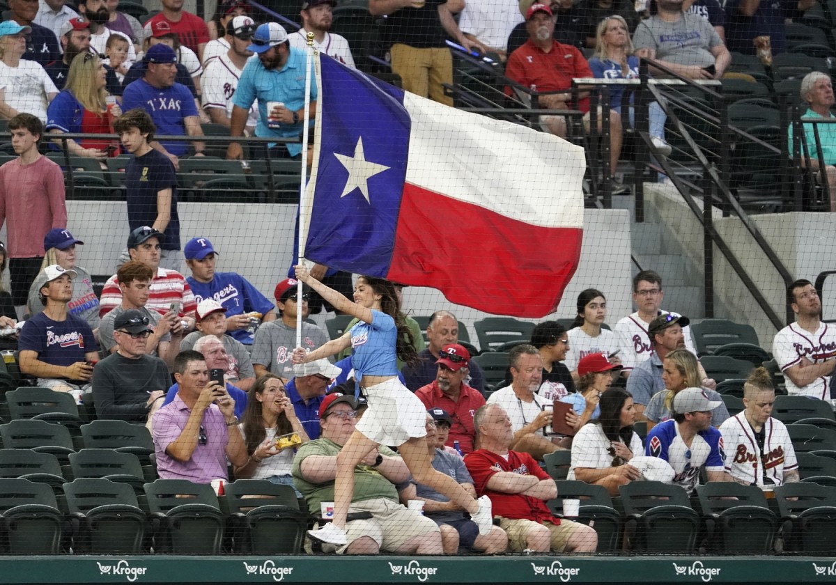 Texas Rangers Fans Dye Their Hair Blue to Support Team - wide 1