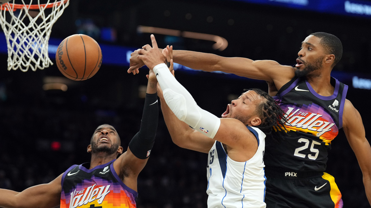 Chris Paul, Phoenix Suns beat Mavericks in Game 1 - Sports Illustrated