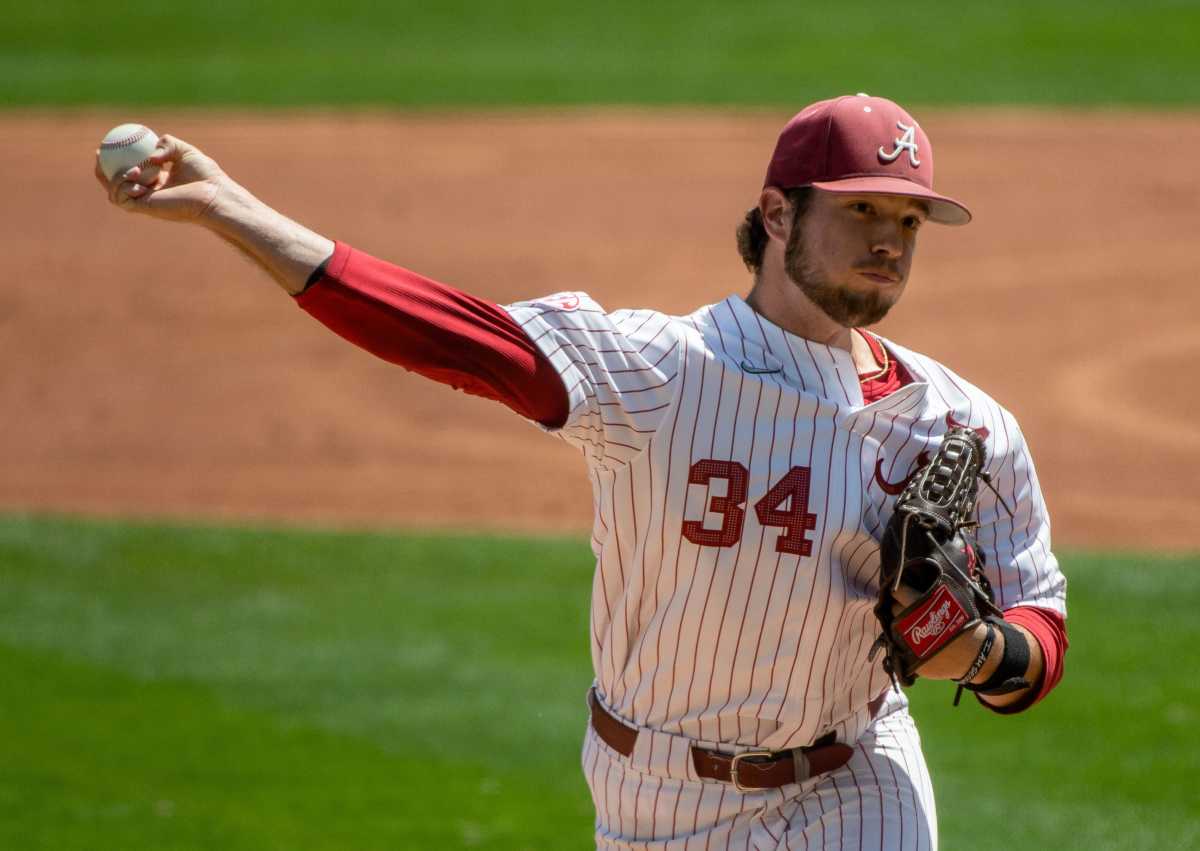 Alabama pitcher Jacob McNairy (34) got the start for the Crimson Tide in game two of the weekend series with Georgia Saturday, April 23, 2022, at Sewell-Thomas Stadium.