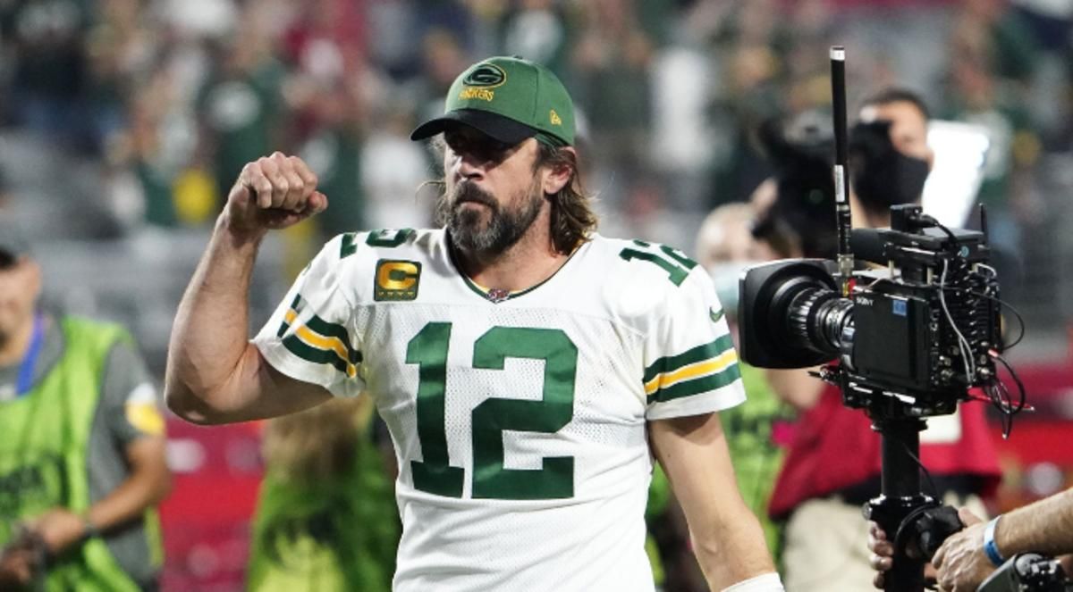 Aaron Rodgers the First to Text Wide Receiver Drafted by Packers - Vimarsana News