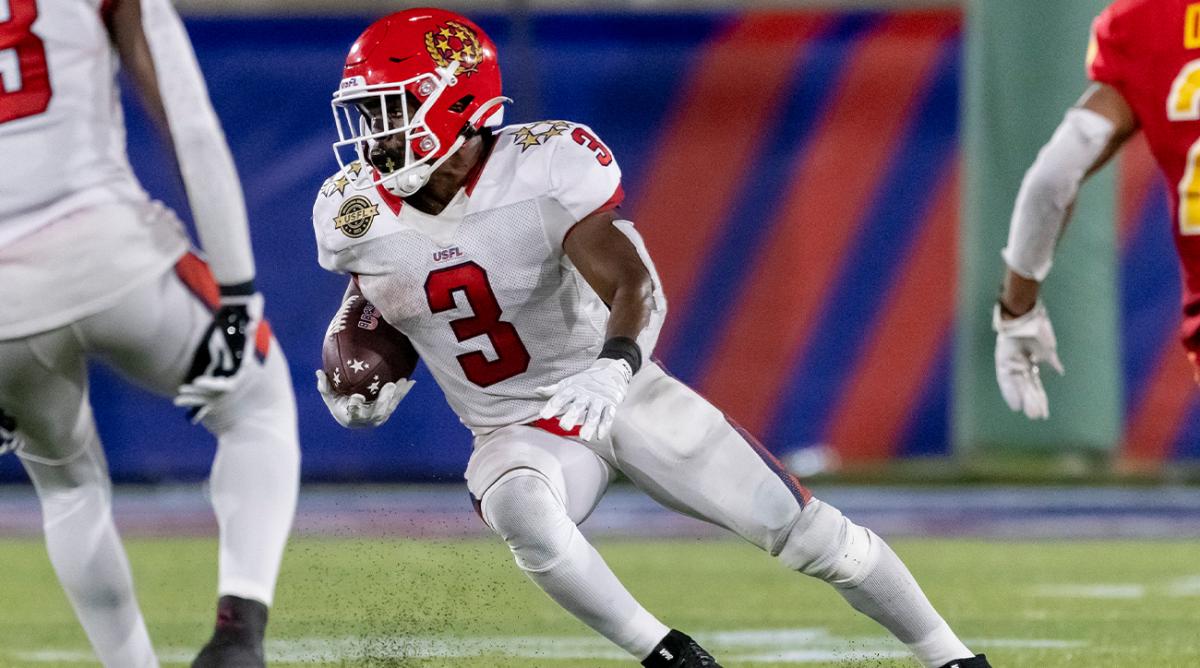 May 1, 2022; Birmingham, AL, USA; New Jersey Generals running back Trey Williams (3) runs against the Philadelphia Stars during the second half at Protective Park.