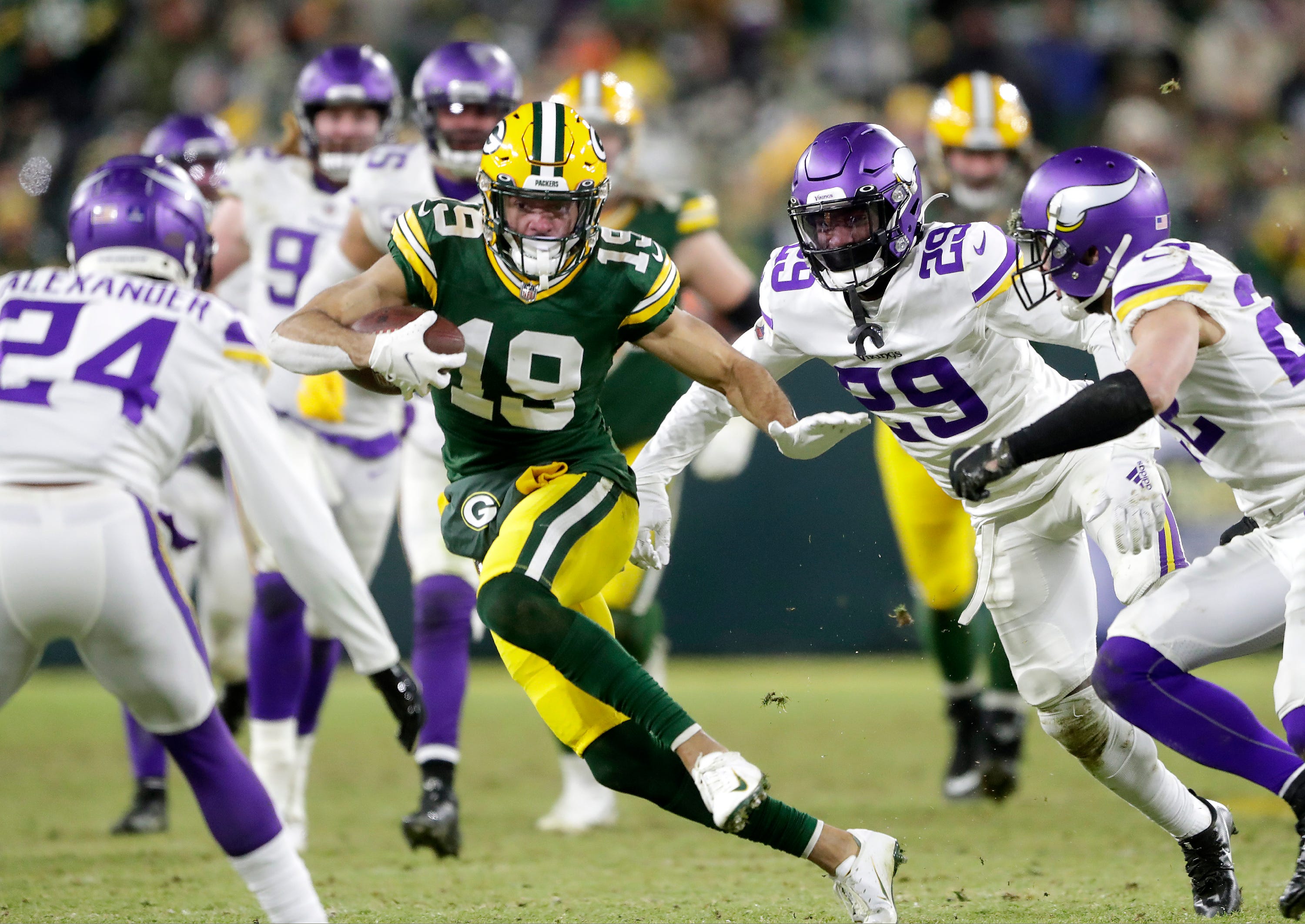 Vikings Trade in Second Round with Packers in 2022 NFL Draft