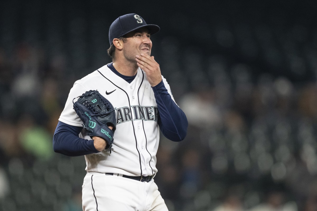 Seattle pitcher Robbie Ray (38) rubs his chin after giving up a three-run home run to Tampa Bay's Mike Zunino during the fourth inning Thursday night. (Stephen Brashear/USA TODAY Sports)