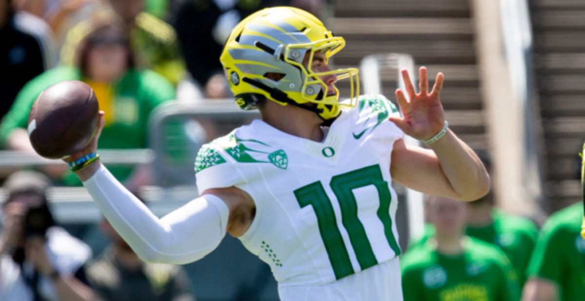 Oregon football transfer quarterback Bo Nix will lead the Ducks' offense in the coming college football season.