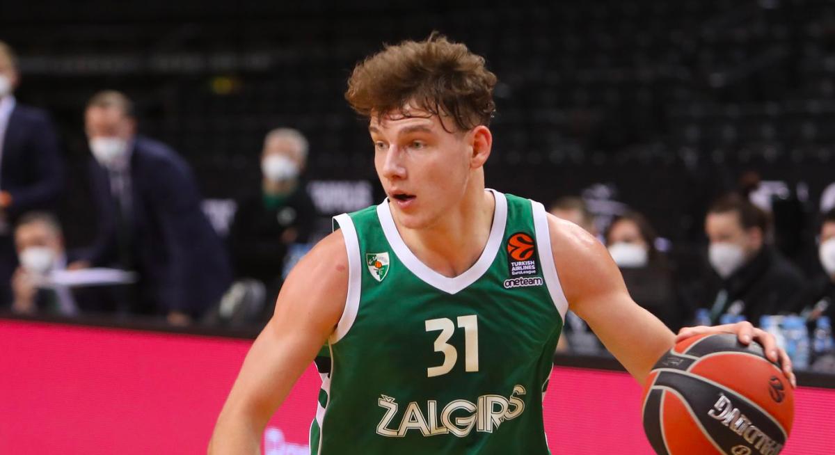 Eurolygos kylančiosios žvaigždės apdovanojimą laimėjo Niujorko „Knicks“ potencialus žaidėjas Rokas Jokobaitis