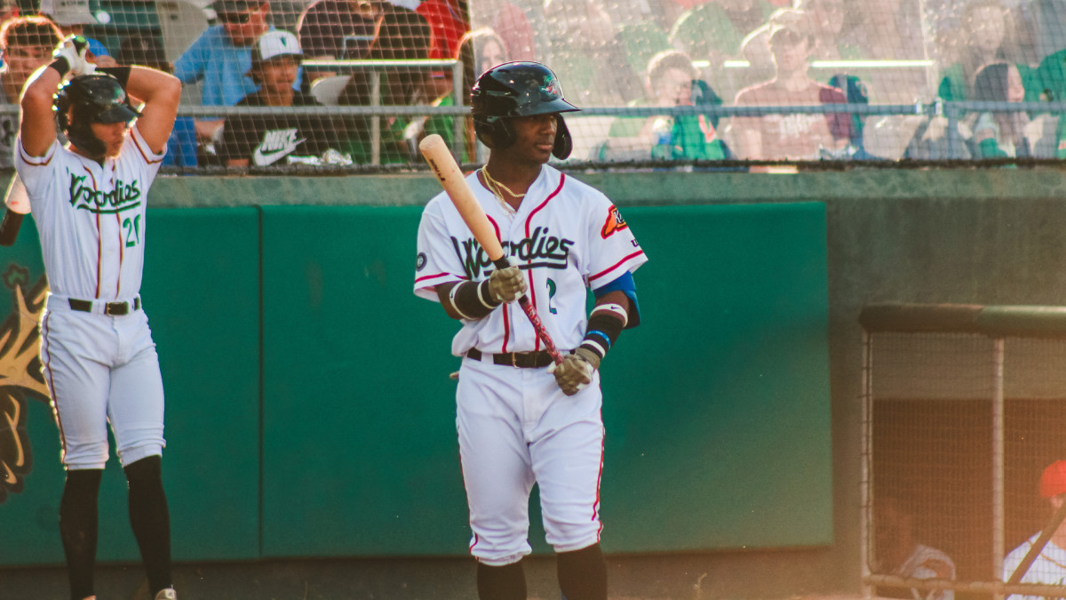 El prospecto de los Texas Rangers Luisangel Acuña golpea el Grand Slam en Frisco