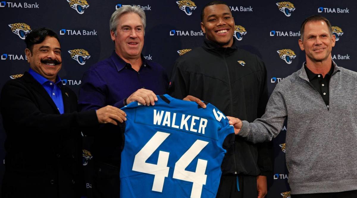 The Jaguars introduce Travon Walker to the media.