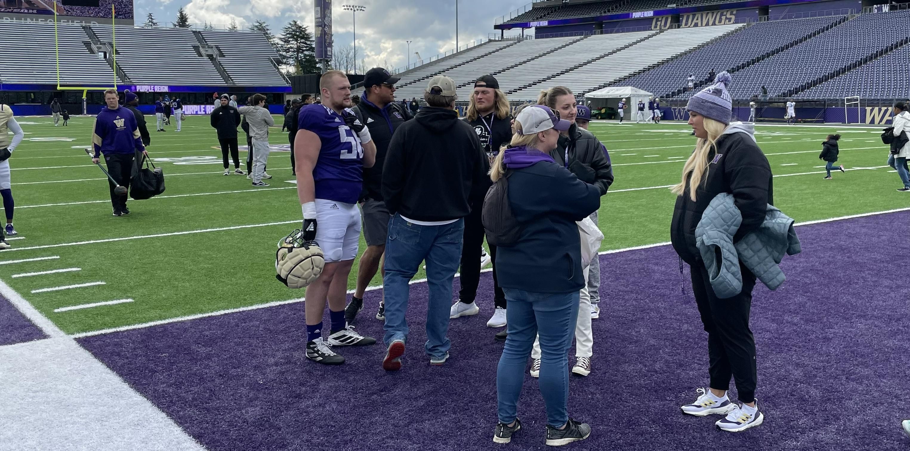 Younger Hatchett Releases Final 5 Choices; Huskies Were No-Brainer - Vimarsana News