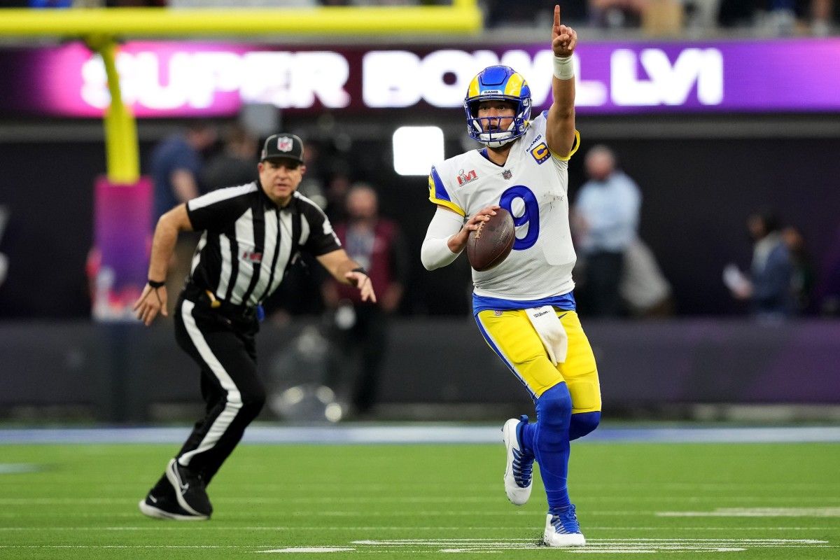 Los Angeles Rams quarterback Matthew Stafford (9) gestures downfield in the second quarter during Super Bowl 56 against the Cincinnati Bengals, Sunday, Feb. 13, 2022, at SoFi Stadium in Inglewood, Calif. The Cincinnati Bengals lost, 23-20. Nfl Super Bowl 56 Los Angeles Rams Vs Cincinnati Bengals Feb 13 2022 1393