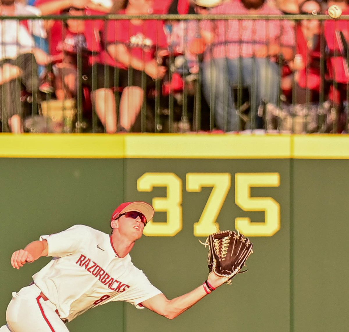 Good Swing Deposits Good Pitch Over Wall And Vandy Downs Hogs Sports Illustrated All Hogs News 
