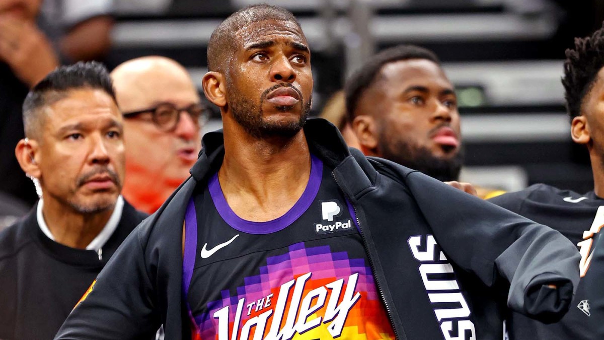 Phoenix Suns guard Chris Paul (3) reacts on the bench during the fourth quarter Dallas Mavericks in game seven of the second round for the 2022 NBA playoffs.