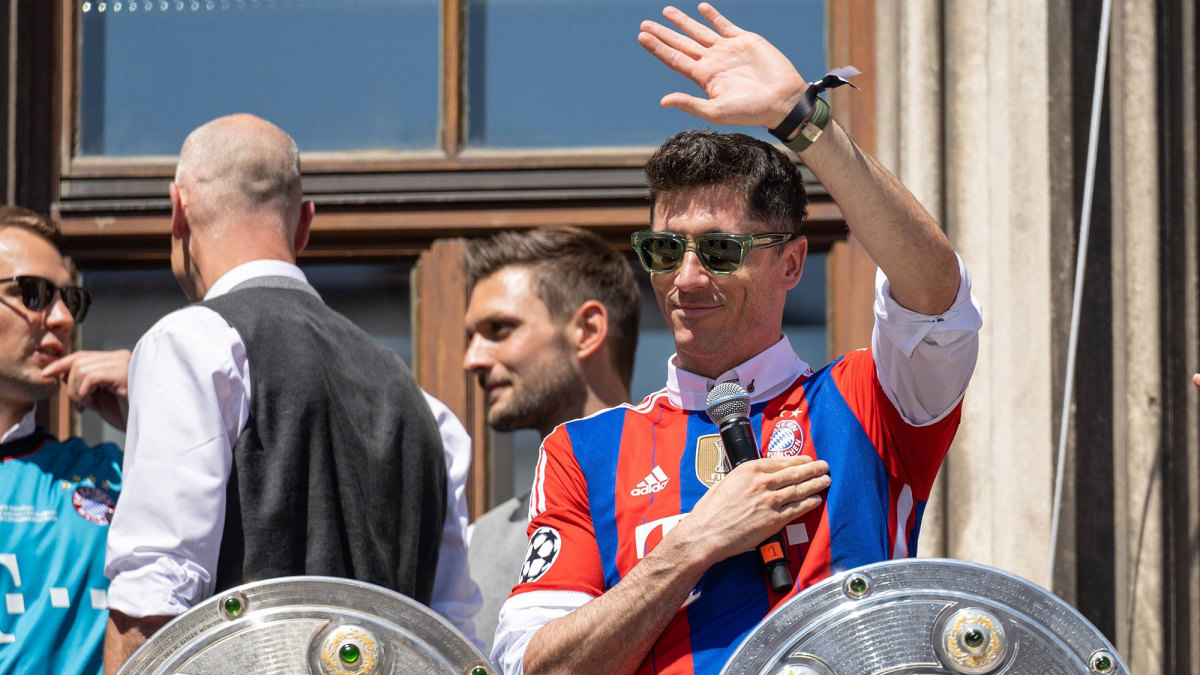 Robert Lewandowski celebrates Bayern’s Bundesliga title