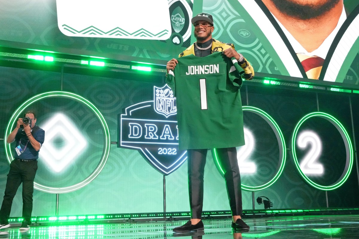 New York Jets EDGE Jermaine Johnson at NFL Draft