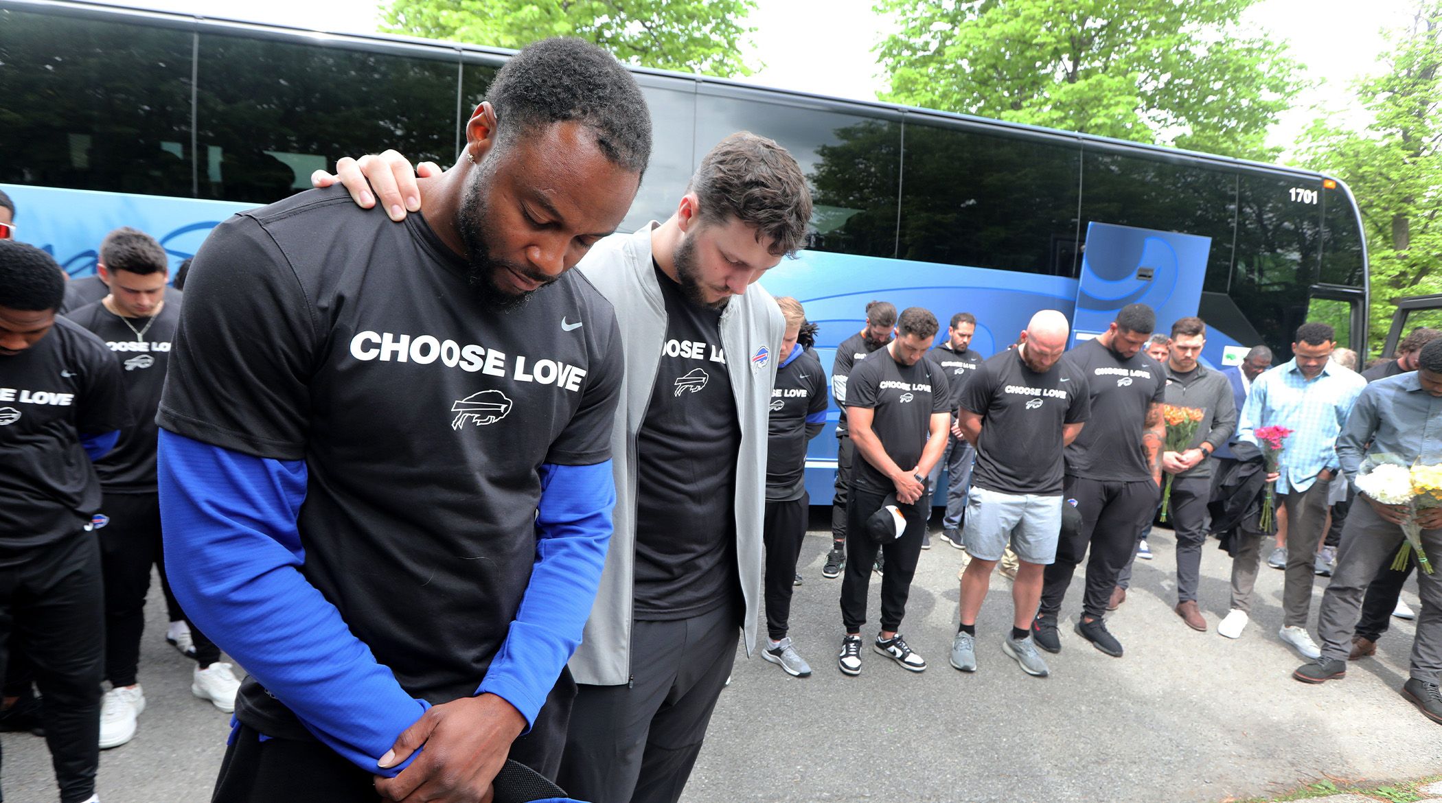 Bills, Sabres, Bandits Players Support Buffalo Community After Shooting - Vimarsana News