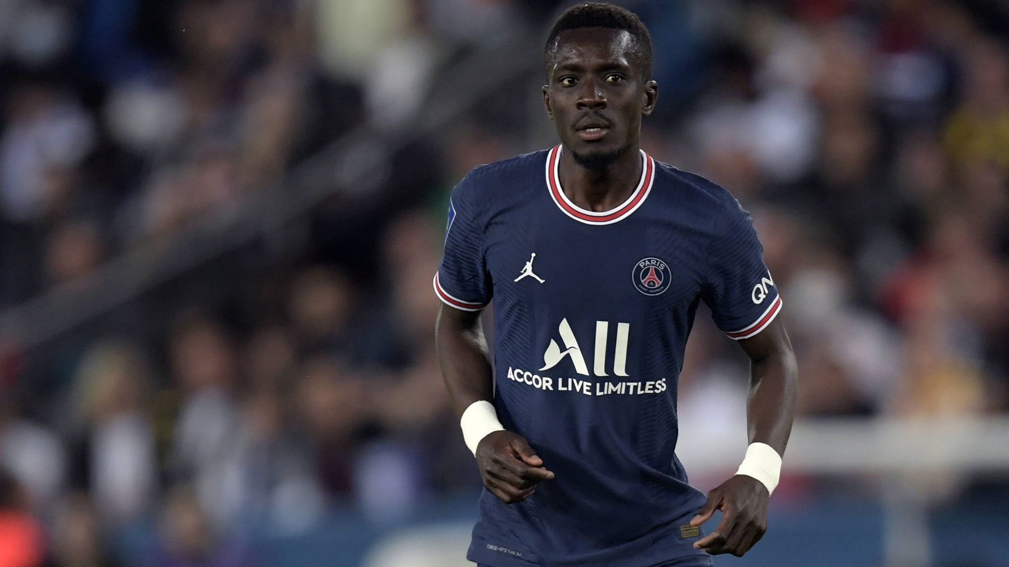 Idrissa Guy du Paris Saint-Germain s’interroge sur le rejet du maillot arc-en-ciel
