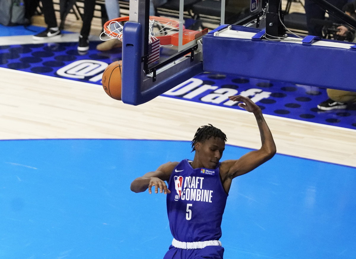 Terquavion Smith dunks at the NBA Draft Combine in Chicago. 