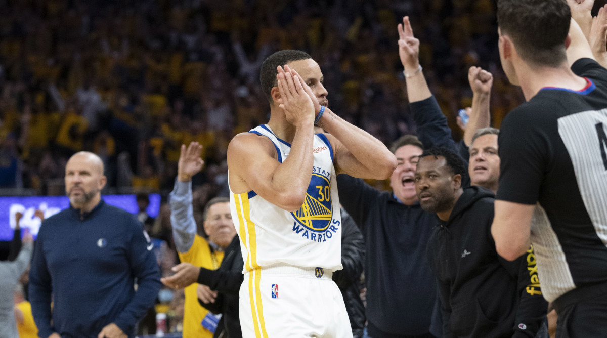 Stephen Curry, Warriors complete classic comeback against Mavericks -  Sports Illustrated
