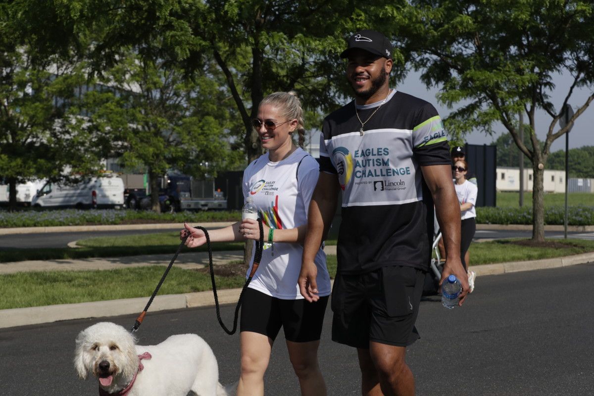 T.J. Edwards participates in Eagles Autism Challenge on May 21, 2022