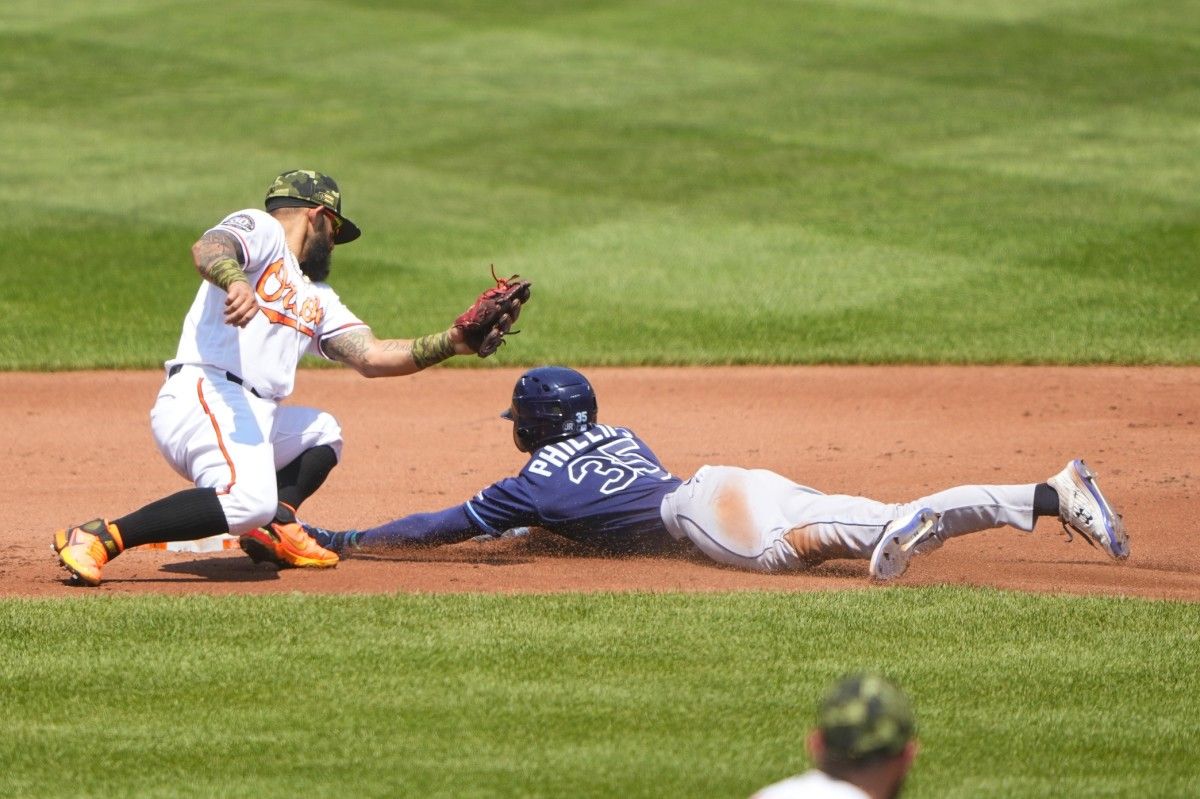 RaysBrettPhillipsSlideOrioles