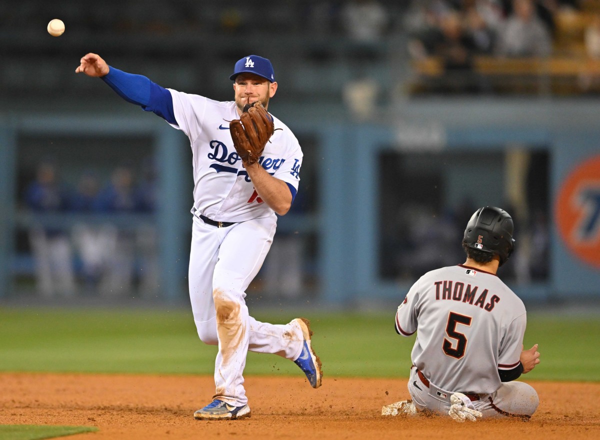 Dodgers Watch Max Muncy's GameEnding Error in ExtraInnings Loss
