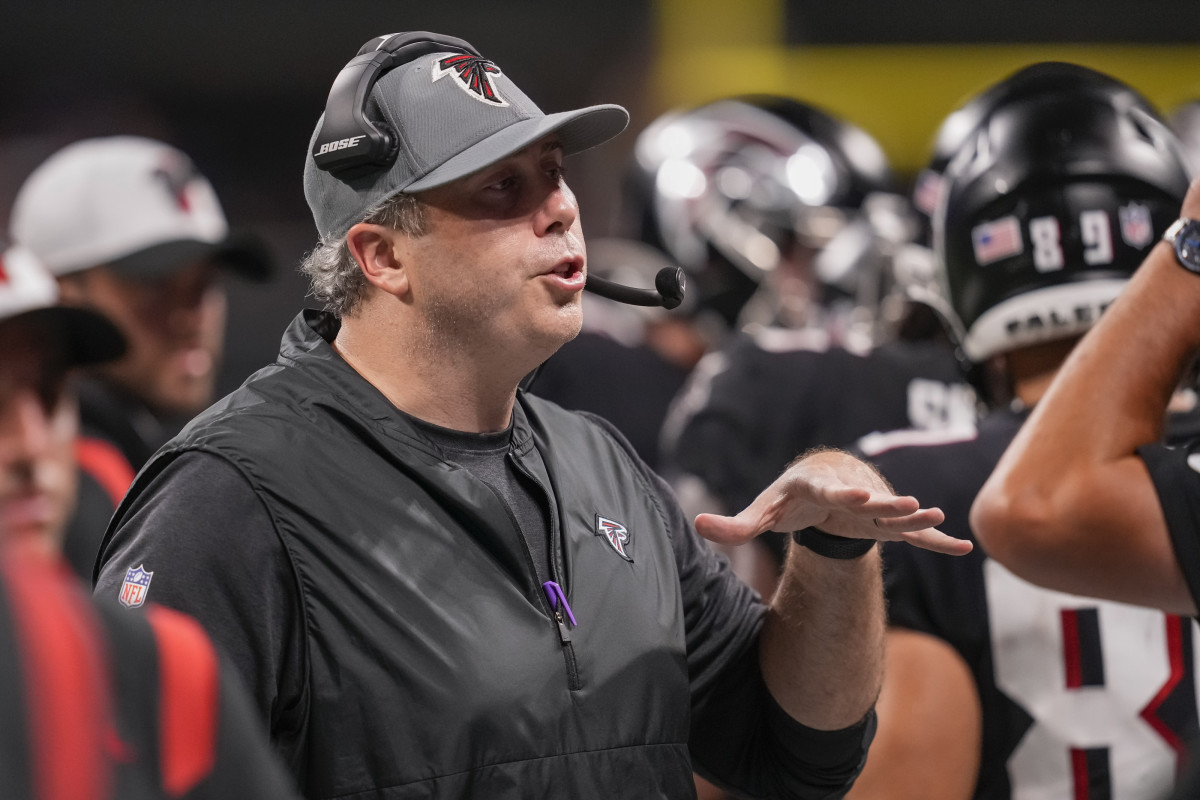 Atlanta Falcons Coach Arthur Smith on Uvalde Shooting: 'Part of Me Thinks  Our Political Process Is Broken' - Sports Illustrated Atlanta Falcons News,  Analysis and More