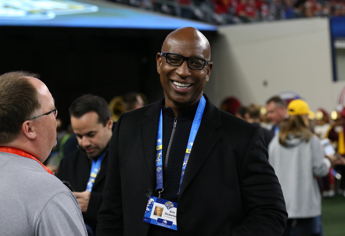 Los Angeles Rams Legend Eric Dickerson Forging Bond with 2022 Draft Class - Sports Illustrated LA Rams News, Analysis and More