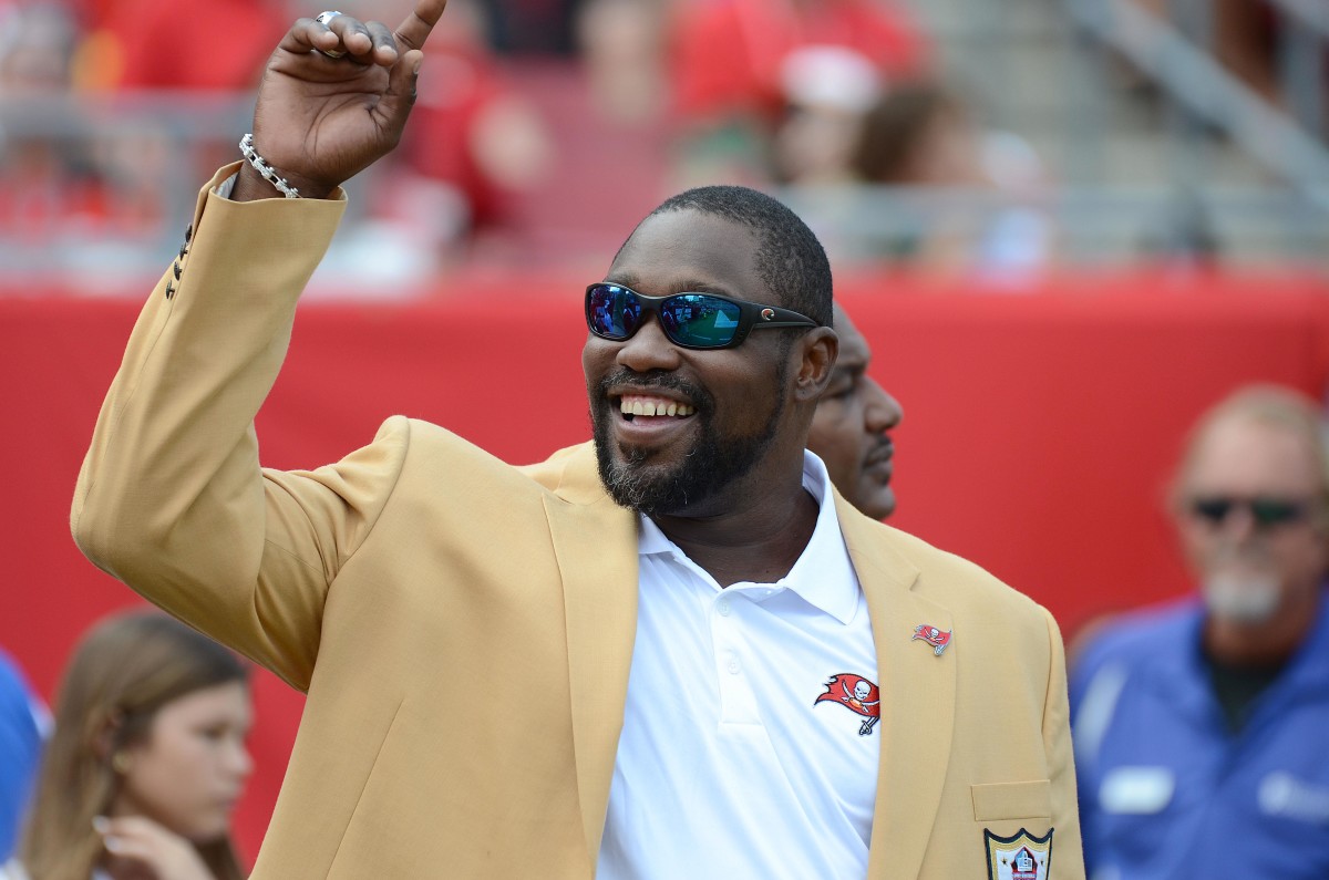 Tampa Bay Buccaneers Legend discusses Ndamukong Suh’s future